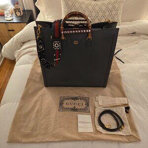 GUCCI MAXI DIANA TOTE IN GRAINED LEATHER WITH STUDDED STRAP